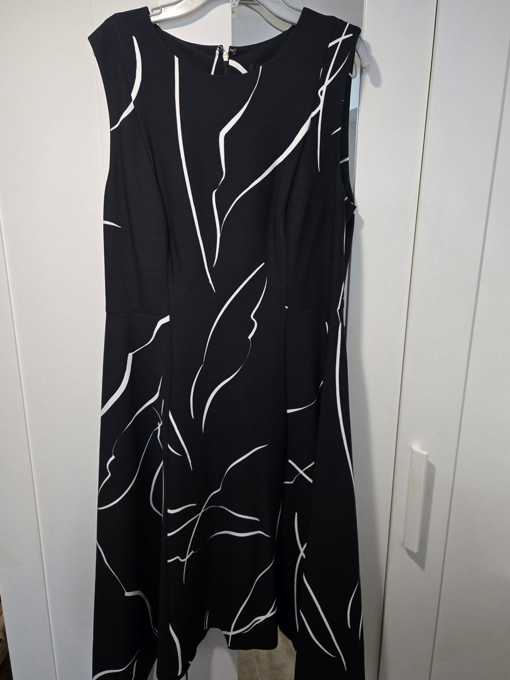 DKNY Sleeveless Black Dress with White Abstract Print - Picture 7 of 7